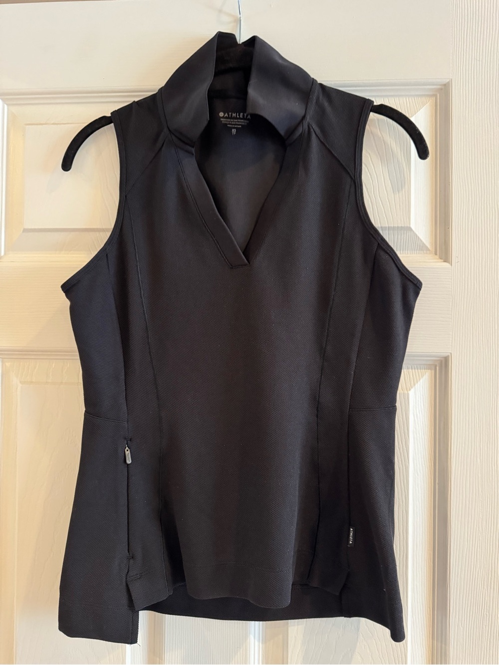 Athleta Black Sleeveless V-Neck Performance Top XS